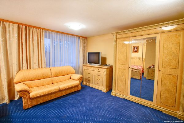 POLET HOTEL SURGUT (Surgut)